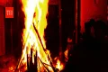 Holika Dahan 2026: सही मुहूर्त में करें ये खास उपाय, शादी-नौकरी-धन की बाधाएं हो सकती हैं दूर