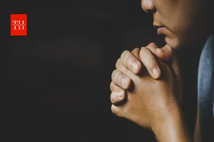 जब जिंदगी भारी लगने लगे, तब बाइबल की ये बातें बनती हैं सहारा