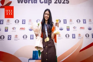 19 साल की दिव्या देशमुख बनीं भारत की पहली महिला FIDE वर्ल्ड कप चैम्पियन, चेस में भारत का स्वर्णिम युग