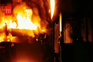 केरलम में भीषण ब्लास्ट! त्रिशूर पूरम की तैयारी के बीच पटाखा फैक्ट्री में धमाका, 13 की मौत; मंजर देख कांप जाएगी रूह!