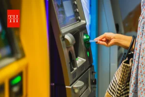 ATM में कैश की किल्लत क्यों बढ़ रही है? बढ़ती लागत और UPI के दौर में ऑपरेटरों पर संकट