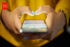 WhatsApp का नया ‘लिक्विड ग्लास’ लुक! iPhone यूजर्स के लिए नया अपडेट, देखिए क्या बदलेगा