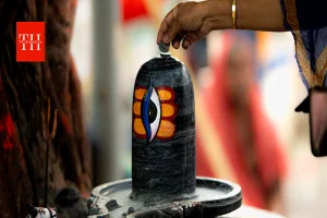 सावन के पहले सोमवार करें शिवलिंग का सही जलाभिषेक, जानें पूजा विधि, जरूरी सामग्री, मंत्र और व्रत के नियम