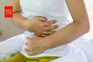 क्या लगातार पेट फूलना ब्लड कैंसर का संकेत हो सकता है? जानिए ल्यूकेमिया के लक्षण और कब करानी चाहिए जांच