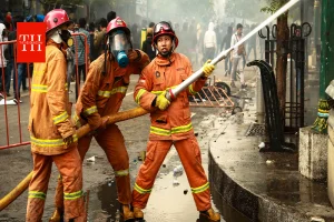 दिल्ली के मालवीय नगर के रेस्टोरेंट में लगी भीषण आग, कई लोगों की मौत ने खड़े किए बड़े सवाल
