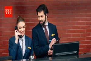 ऑफिस में क्यों हो जाता है प्यार? Workplace Romance के पीछे छिपी ये वजहें आपको चौंका देंगी!