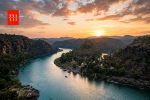 क्यों उल्टी बहती है नर्मदा नदी? जानिए इसके पीछे छिपा विज्ञान और चौंकाने वाली कहानी!