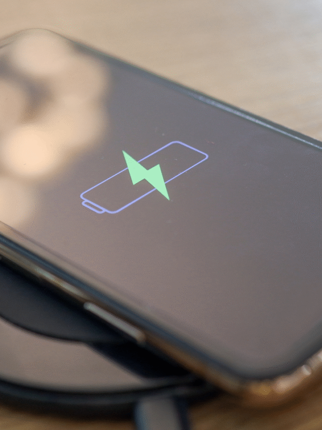 फोन, लैपटॉप या टैब को स्विच ऑफ करके चार्ज करने पर बैटरी जल्दी चार्ज होती है - Myth या Fact?