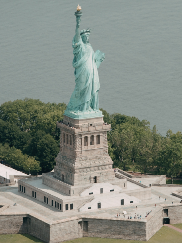 Statue of Liberty हरी क्यों है? जाने इसके पीछे का कारण